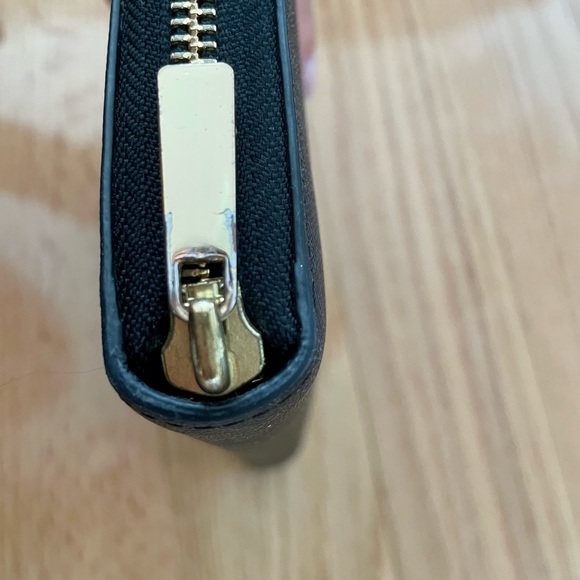 Tory Burch Large Robinson Zip Wallet - Picture 6 of 7